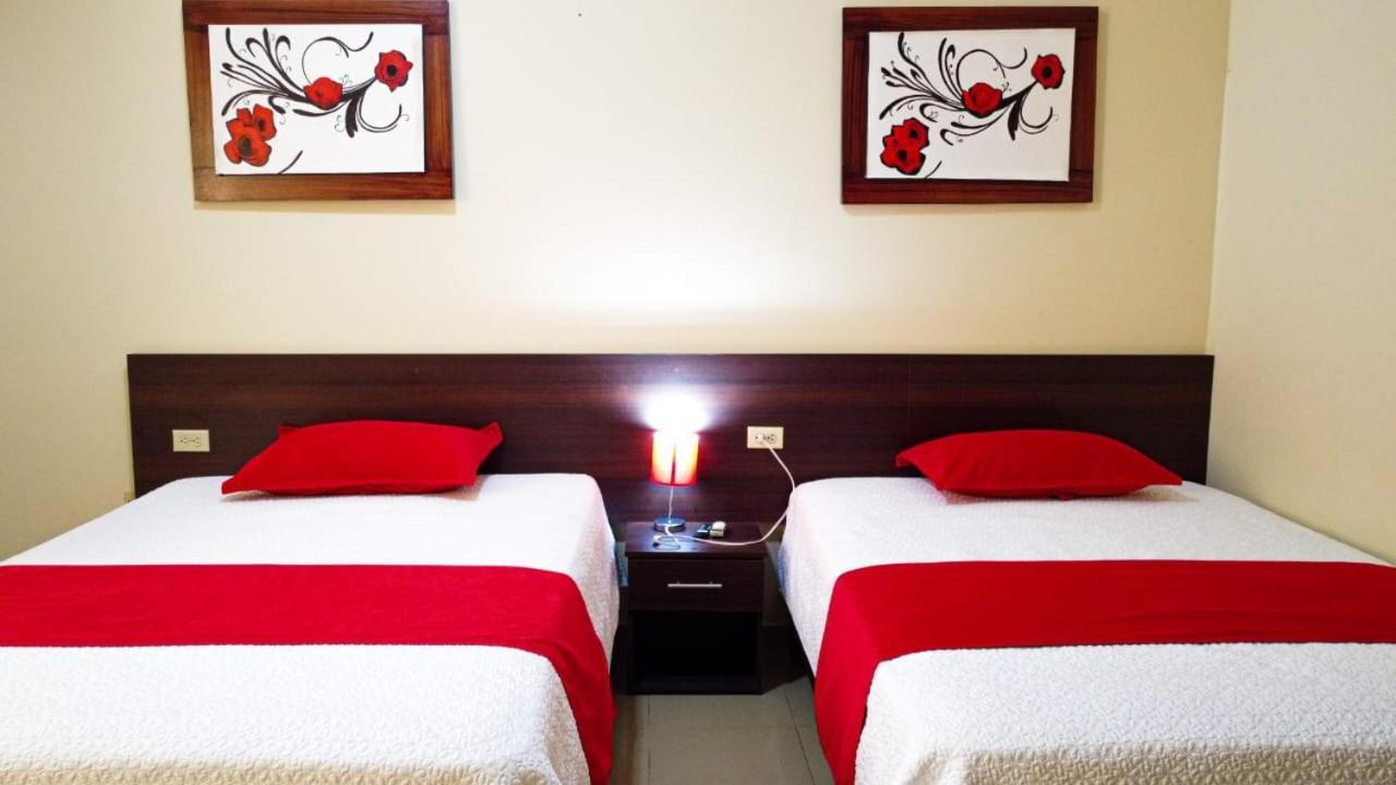 Hotel Pikeiro Blue Манта Екстериор снимка