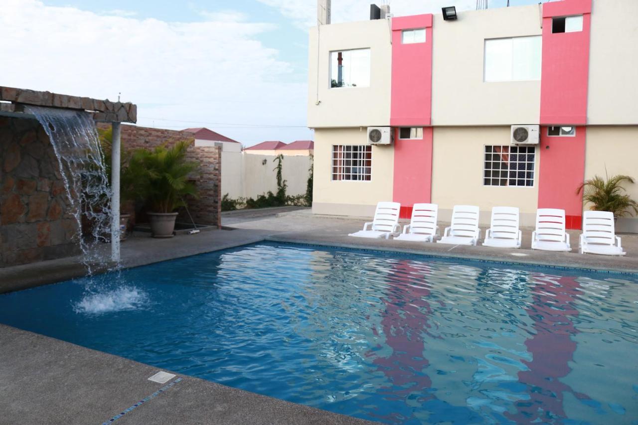 Hotel Pikeiro Blue Манта Екстериор снимка