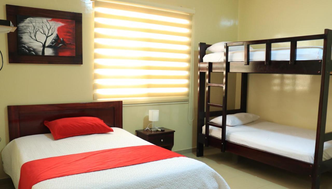 Hotel Pikeiro Blue Манта Екстериор снимка