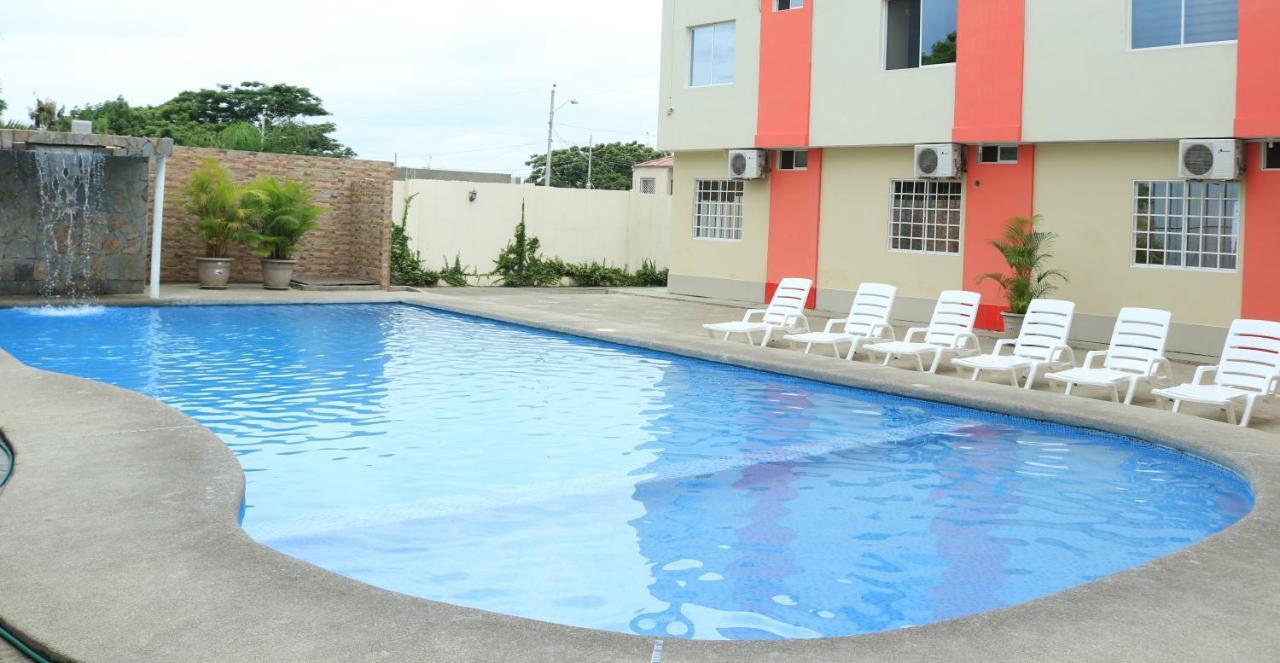 Hotel Pikeiro Blue Манта Екстериор снимка